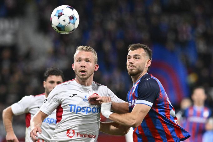 ONLINE: Plzeň - Pardubice 0:1. Nebyla vystřelil Jablonci výhru v Hradci, remíza Zlína ONLINE: Plzeň - Pardubice 0:1. Nebyla vystřelil Jablonci výhru v Hradci, remíza Zlína
