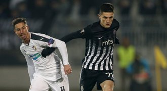 Partizan - Plzeň 1:1. Remízu trefil Řezník, domácí dohrávali v deseti