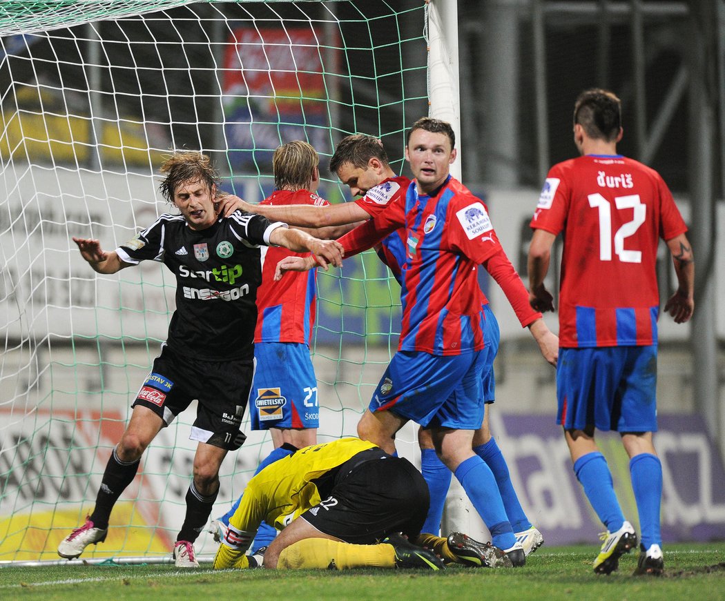 Plzeň je v krizi, v Příbrami padla