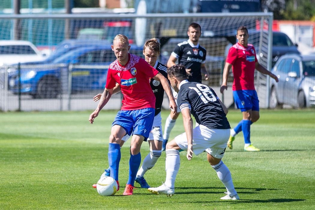 Plzeňský záložník Ondřej Mihálik v přípravném duelu proti Českým Budějovicím