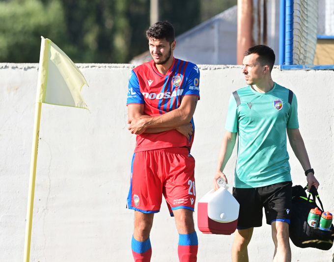 Plzeň: trable na stoperu. Mladíkovi operovali rameno, Řezník pokračuje Plzeň: trable na stoperu. Mladíkovi operovali rameno, Řezník pokračuje