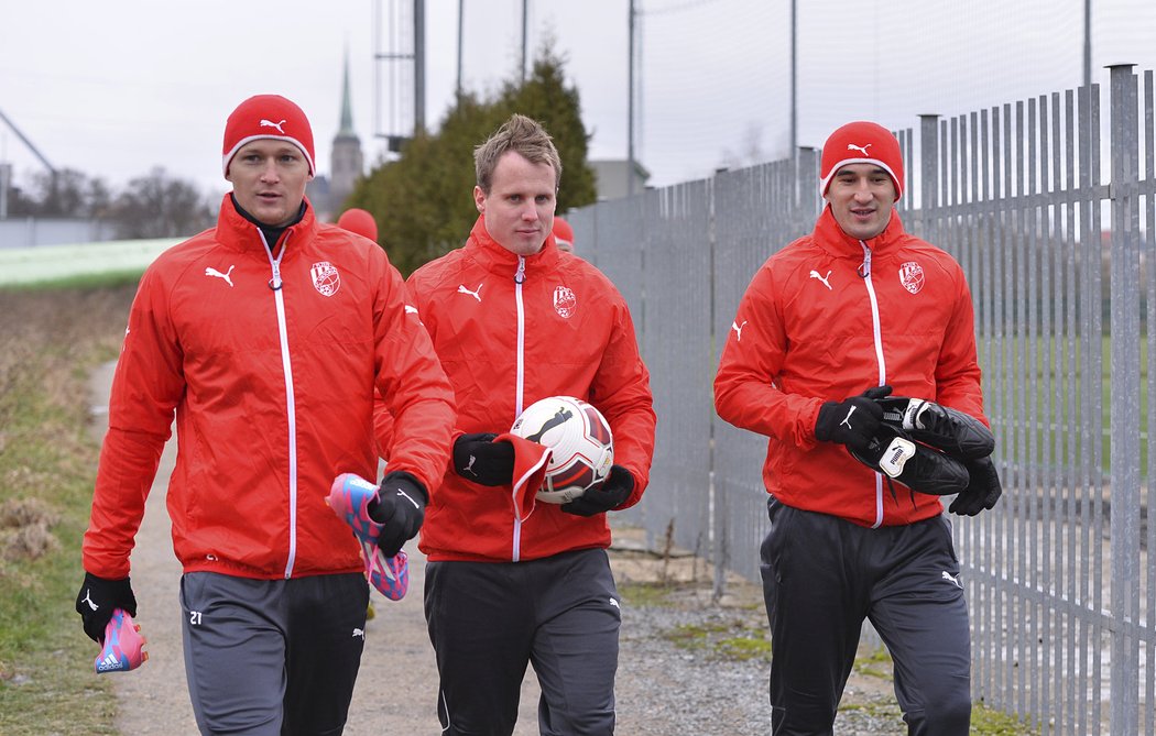 Fotbalisté Viktorie Plzeň na startu přípravy v roce 2015. Nechyběli ani  Václav Procházka, David Limberský, Aidin Mahmutovič.