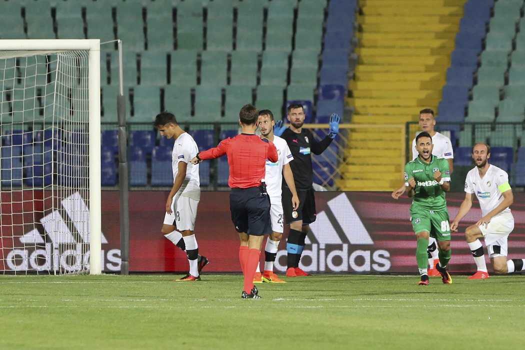 Plzeňští fotbalisté nezvládli úvodní duel play off Ligy mistrů proti Ludogorci Razgrad, v Bulharsku prohráli 0:2