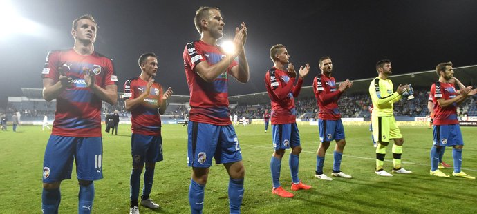 Plzeňští fotbalisté děkují fanouškům po remíze na Slovácku