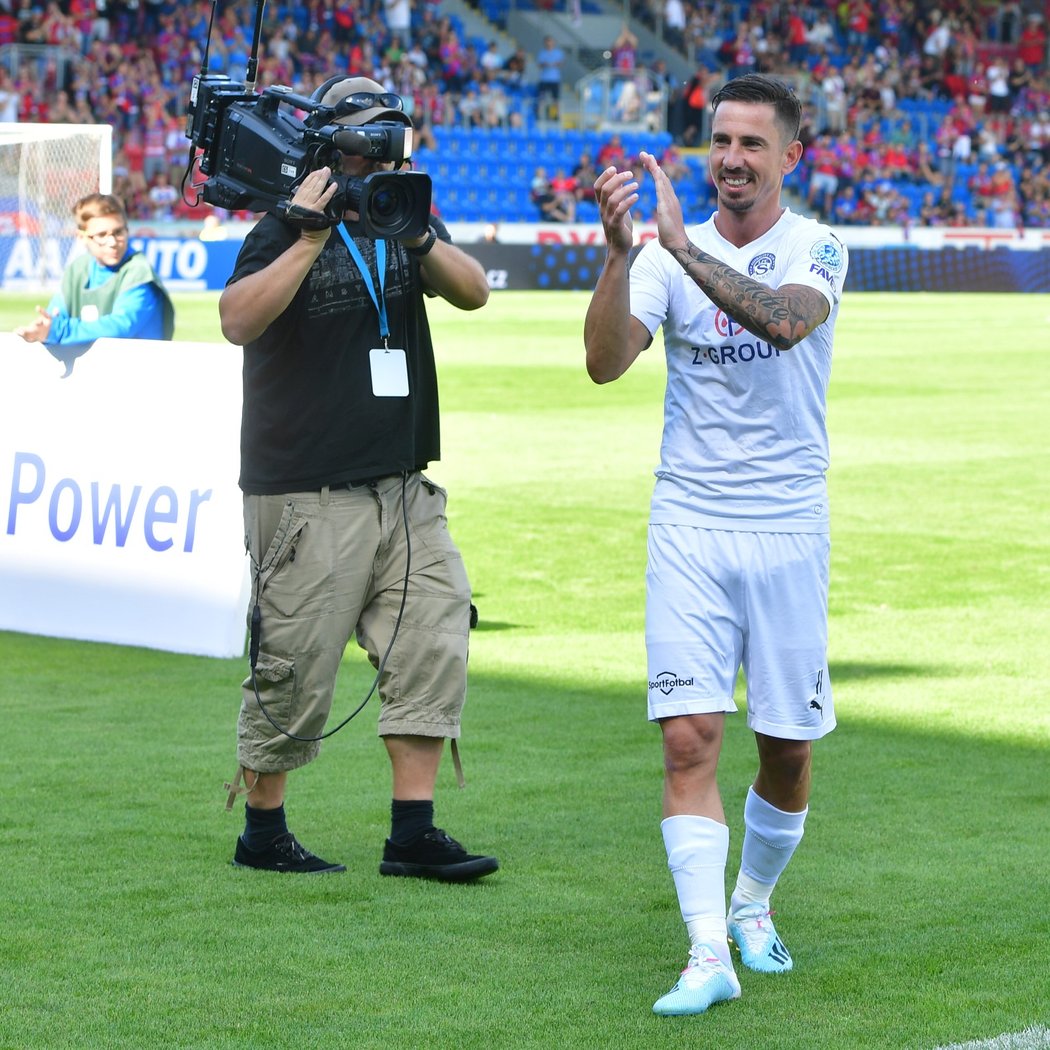 Milan Petržela nastoupil v Plzni jako hráč Slovácka, takhle děkoval domácím fanouškům