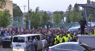 Napětí v Plzni! Ultras chtěli do kabiny, kotel nechápe „fanoušky úspěchu“