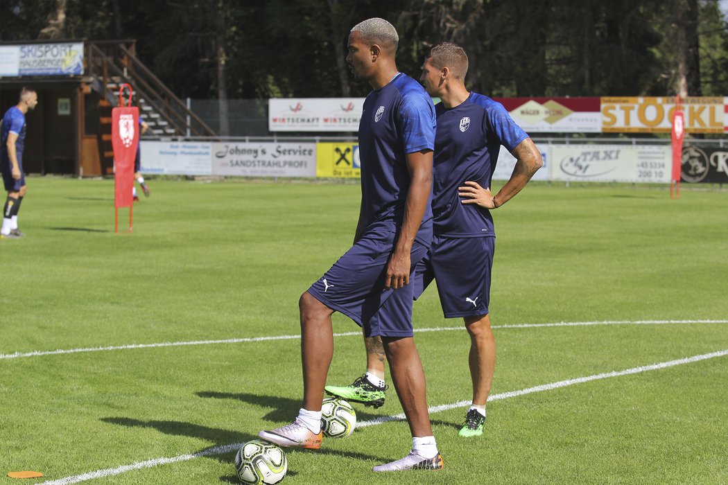 Plzeňští fotbalisté při tréninku na soustředění v Rakousku, vpředu s míčem útočník Jean-David Beauguel