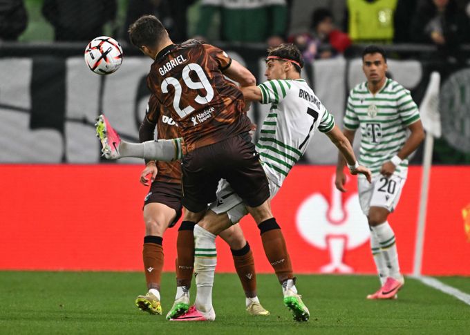 ONLINE: Ferencváros - Plzeň 0:0. Pohotový zákrok Ťapaje, pokryl šanci Birmančeviče ONLINE: Ferencváros - Plzeň 0:0. Pohotový zákrok Ťapaje, pokryl šanci Birmančeviče