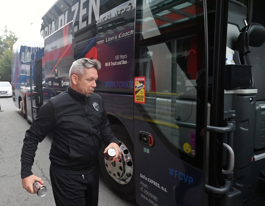 Fotbalová Plzeň se do Mnichova vypravila autobusem