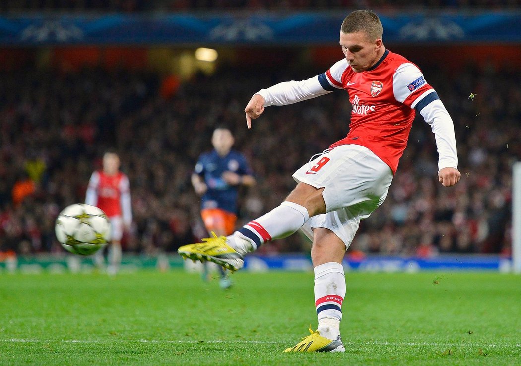 Lukas Podolski, FC Arsenal: 5,8 milionů eur čistého (146,2 milionů korun)
