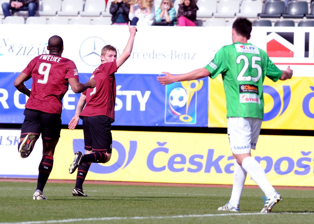 Jakub Brabec se raduje z gólu v pohárovém semifinále proti Jablonci