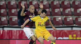 Jihlava nedala tři penalty a Sparta postoupila do čtvrtfinále poháru