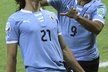 Uruguayec Edinson Cavani vyrovnává v semifinále Poháru FIFA s Brazílií na 1:1, ale nakonec se těšili z postupu Brazilci po výhře 2:1