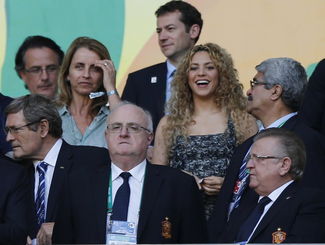 Kolumbijská zpěvačka Shakira prý byla největší fanynkou týmu Španělska při semifinále Poháru FIFA v Brazílii. Za Španělsko hraje její přítel Gerard Piqué