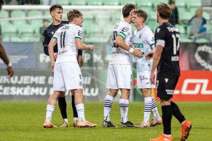 Hyský po krachu: Jsem nazlobený a strašně moc zklamaný. Karviná slaví historický postup Hyský po krachu: Jsem nazlobený a strašně moc zklamaný. Karviná slaví historický postup