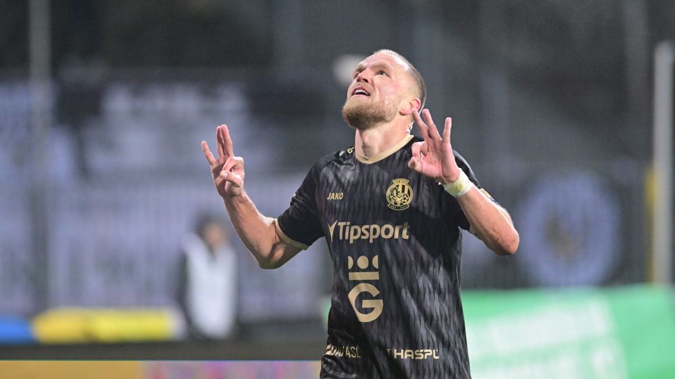 Mick van Buren hattrickem vyřadil Zbrojovku z MOL Cupu