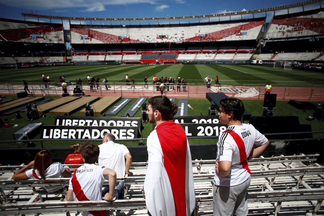 Argentinské týmy River Plate a Boca Juniors se po násilnostech fanoušků utkají o Pohár osvoboditelů v jiné zemi