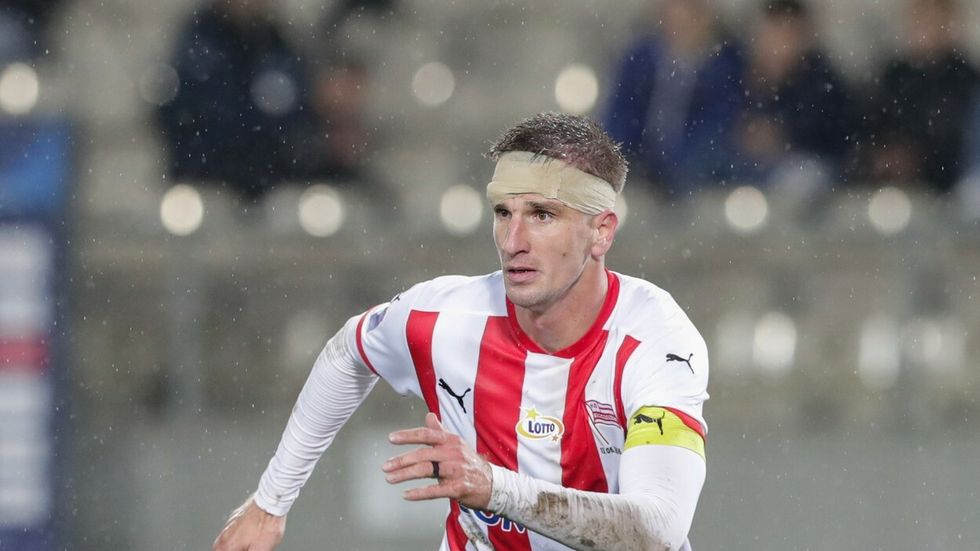 Jakub Jugas v dresu Cracovie s kapitánskou páskou