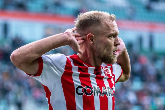 Nizozemský útočník Mick van Buren se podle informací iSportu vrací z Polska do Česka Nizozemský útočník Mick van Buren se podle informací iSportu vrací z Polska do Česka
