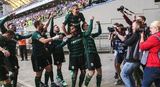 Hloušek získal titul v Polsku. Legia slavila po zápase, který ukončili rozhodčí