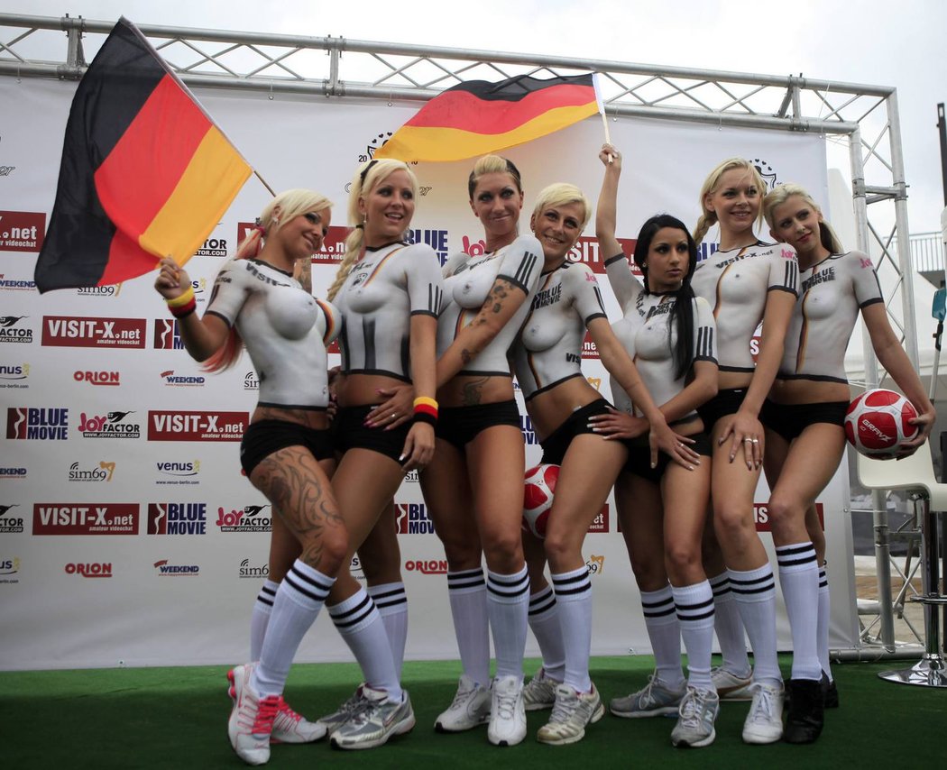 Německo do toho! I pornoherečky propadly fotbalovému šílenství