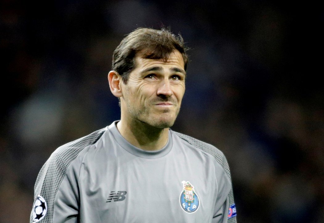 Zkušený brankář Iker Casillas, který řadu let působil v Realu Madrid a aktuálně obléká dres Porta, prodělal na tréninku lehký infarkt