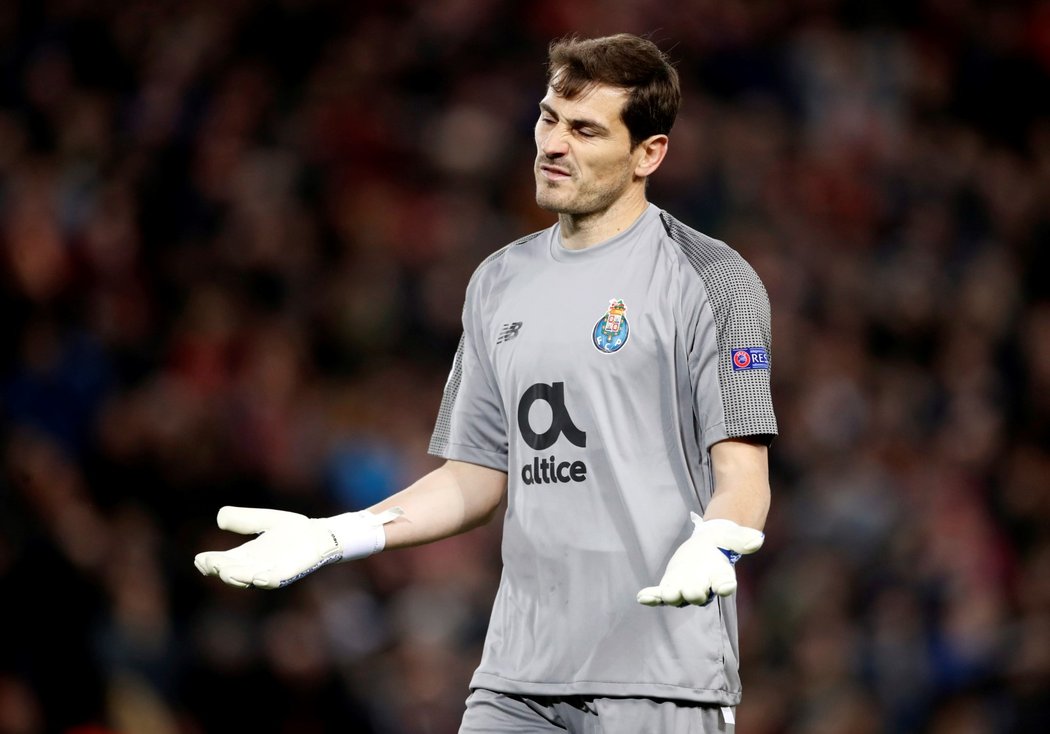 Zkušený brankář Iker Casillas, který řadu let působil v Realu Madrid a aktuálně obléká dres Porta, prodělal na tréninku lehký infarkt