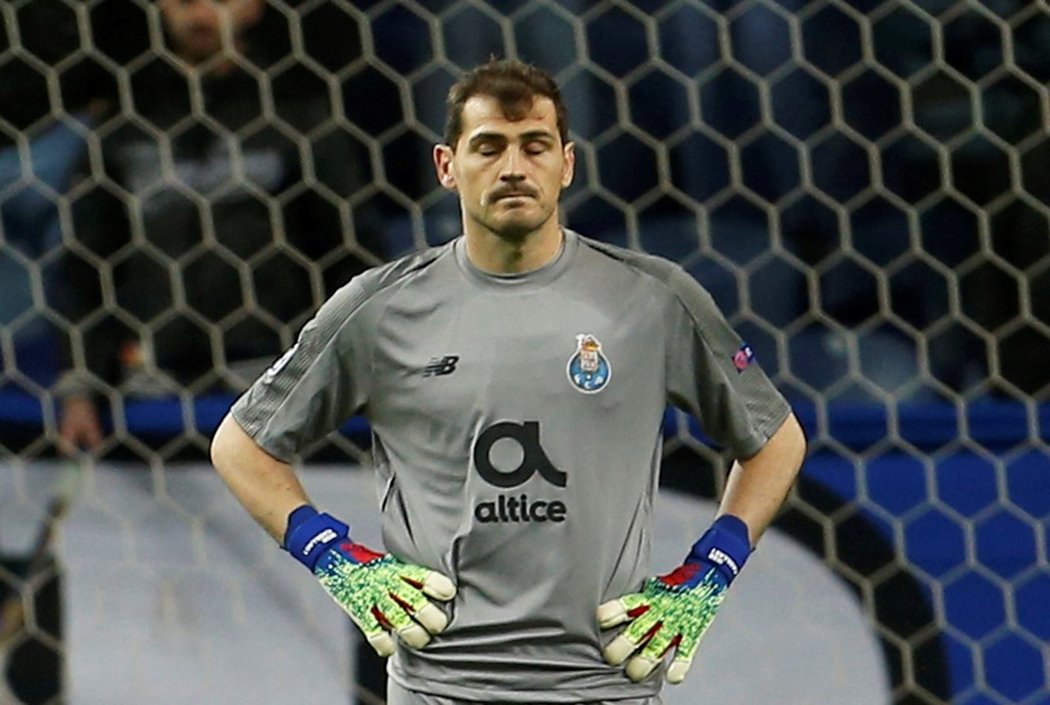 Zkušený brankář Iker Casillas, který řadu let působil v Realu Madrid a aktuálně obléká dres Porta, prodělal na tréninku lehký infarkt