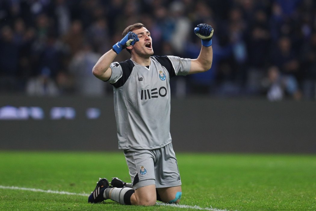 Brankář Iker Casillas poté, co pomohl Portu porazit Sporting