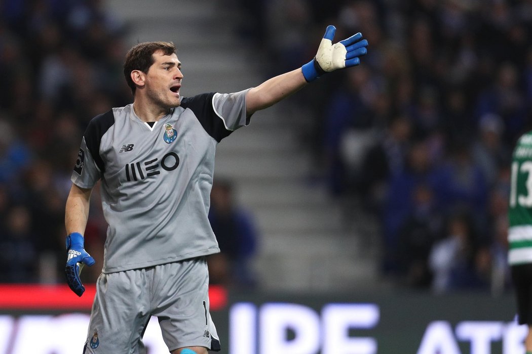 Španělský brankář v Iker Casillas v dresu Porta