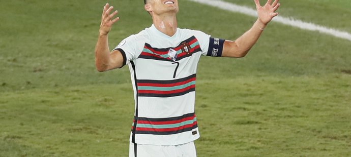 Cristiano Ronaldo po prohře s Belgií v osmifinále