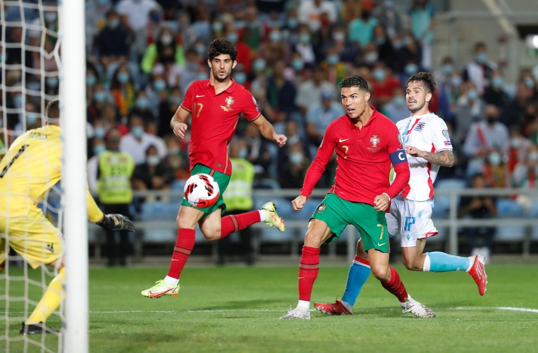 Cristiano Ronaldo vstřelil proti Lucembursku hattrick, svůj jubilejní desátý za Portugalsko