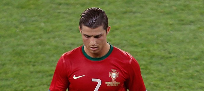 Ronaldo odchází v poločase do kabiny