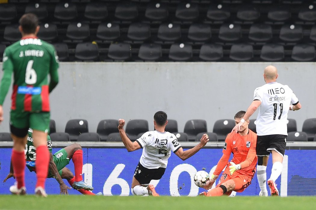 Matouš Trmal si proti Marítimu připsal pět zákroků a přispěl k výhře 1:0