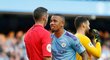 Gabriel Jesus nevypadal příliš spokojeně poté, co jeho vítězná trefa na 3:2 byla odvolána kvůli ruce