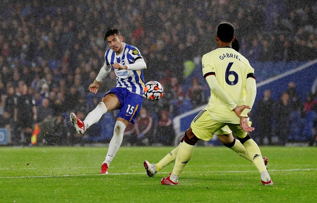 Gabrielova snaha zablokovat střelu v zápase s Brightonem