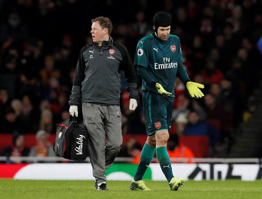 Petr Čech zápas proti Evertonu nedochytal. Kvůli zranění ho v 70. minutě nahradil v brance David Ospina