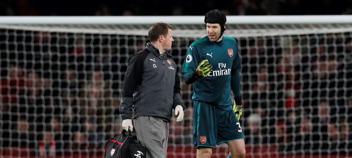 Petr Čech zápas proti Evertonu nedochytal. Kvůli zranění ho v 70. minutě nahradil v brance David Ospina