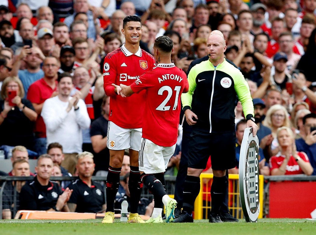 Hráči Red Devils museli po výhře v Moldavsku bojovat s otravou z jídla