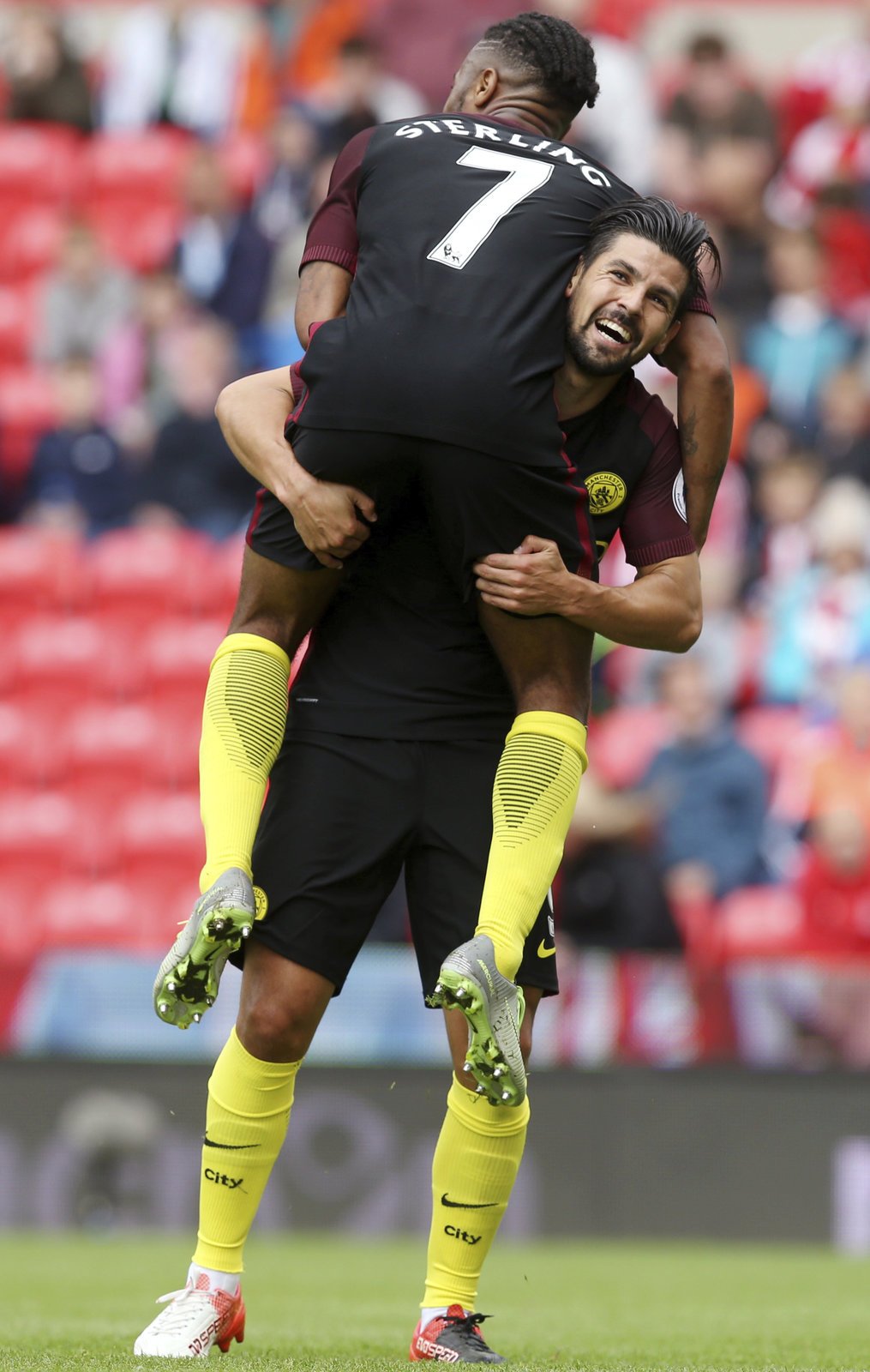 Nolito a Raheem Sterling - dvě opory Manchesteru City.