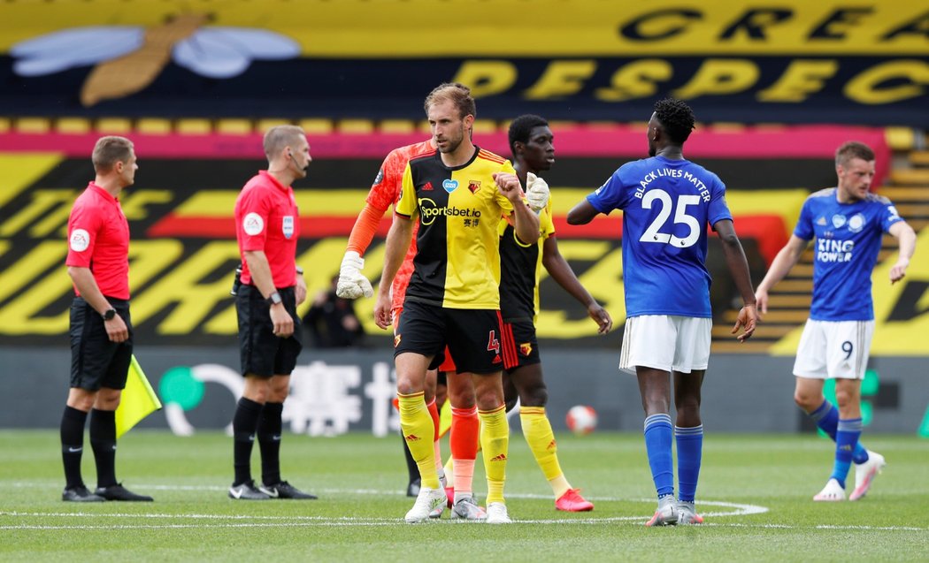 Utkání Watfordu s Leicesterem po restartování Premier League v Anglii