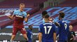 Český záložník Tomáš Souček pomohl West Hamu svým premiérovým gólem k veledůležitému vítězství nad Chelsea v boji o záchranu