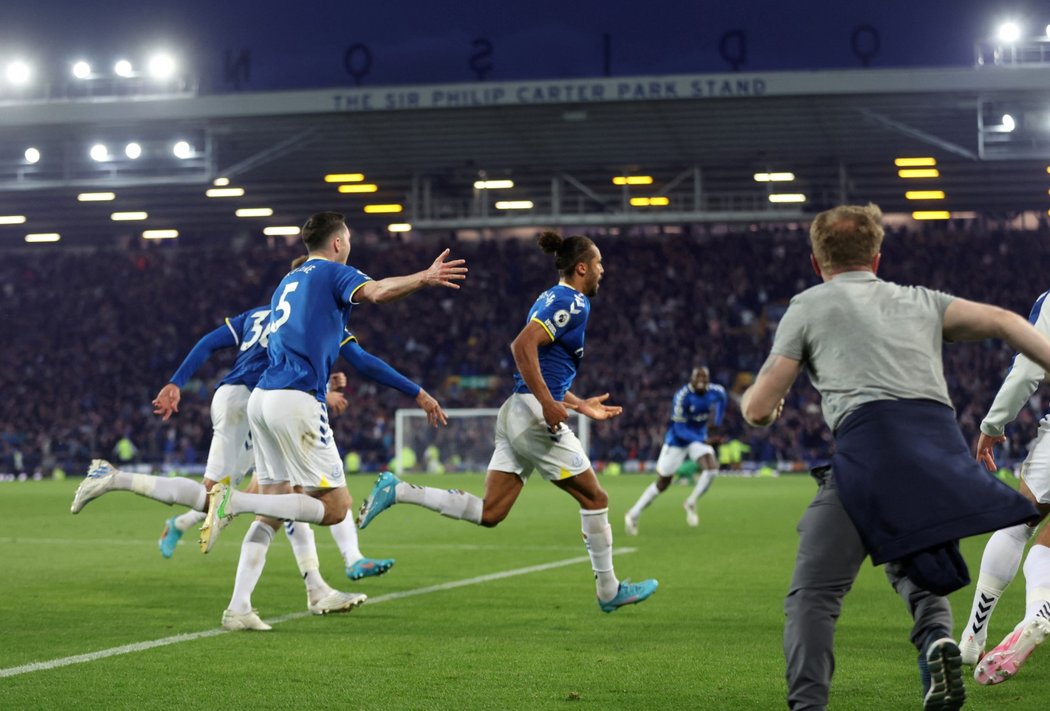 Fotbalisté Evertonu slaví velký obrat proti Crystal Palace z 0:2 na 3:2