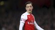 Záložník Arsenalu Mesut Özil během utkání proti Bournemouthu