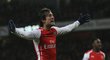 Rosický hraje proti Southamptonu v základní sestavě Arsenalu