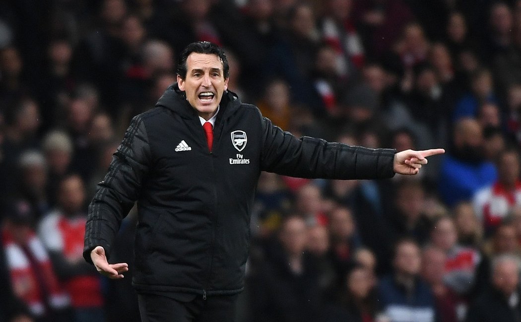 Trenér Unai Emery reaguje během zápasu Arsenalu se Southamptonem