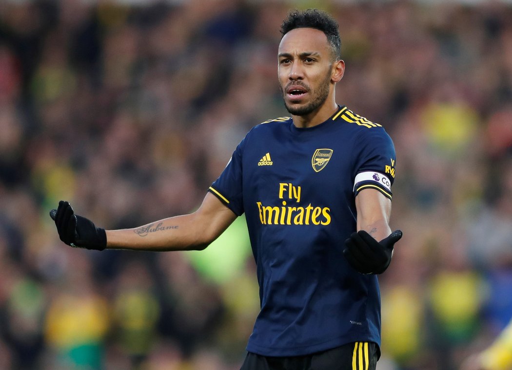 Pierre-Emerick Aubameyang dal dva góly, Arsenal přesto znovu ztratil