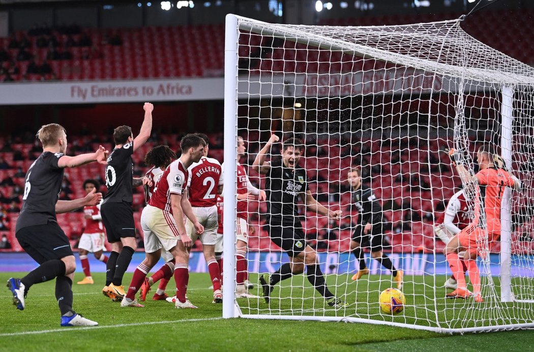Fotbalisté Arsenalu se v Premier League trápí. Po prohře s Burnley jim patří 15. místo