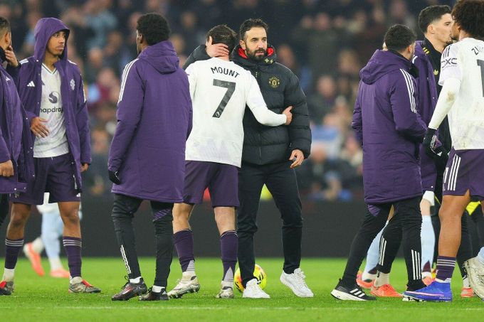 Aston Villa se po výhře nad United tlačí na čelo. Amorim: Byli jsme lepší, měli jsme smůlu Aston Villa se po výhře nad United tlačí na čelo. Amorim: Byli jsme lepší, měli jsme smůlu