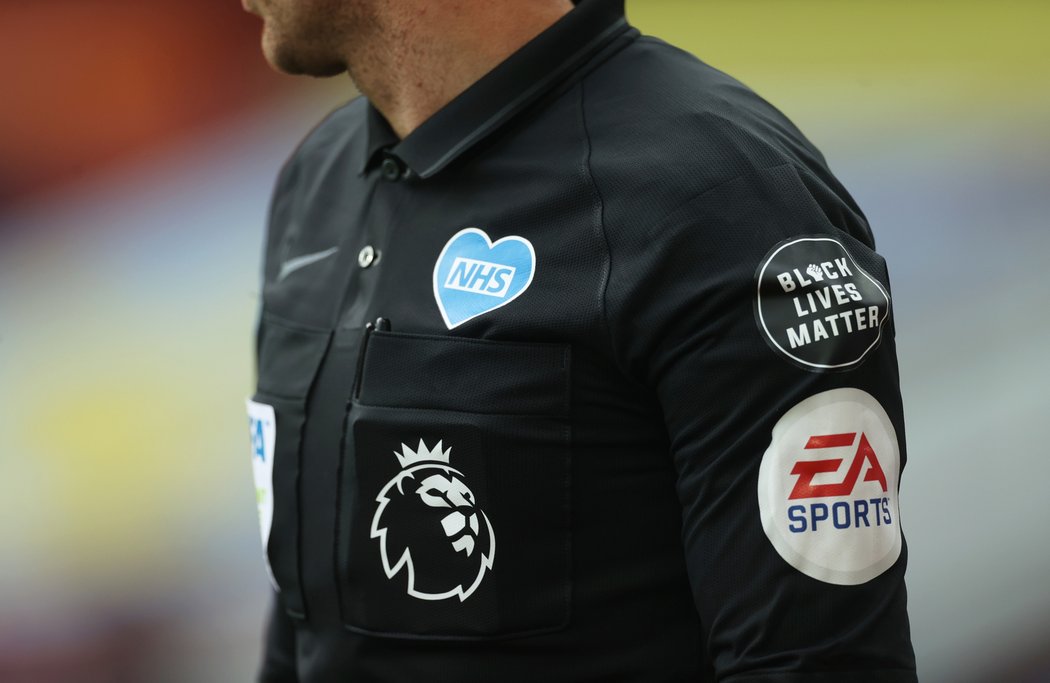 Ke kampani Black Lives Matter se připojila celá Premier League. Hnutí ale začalo vydávat politická prohlášení